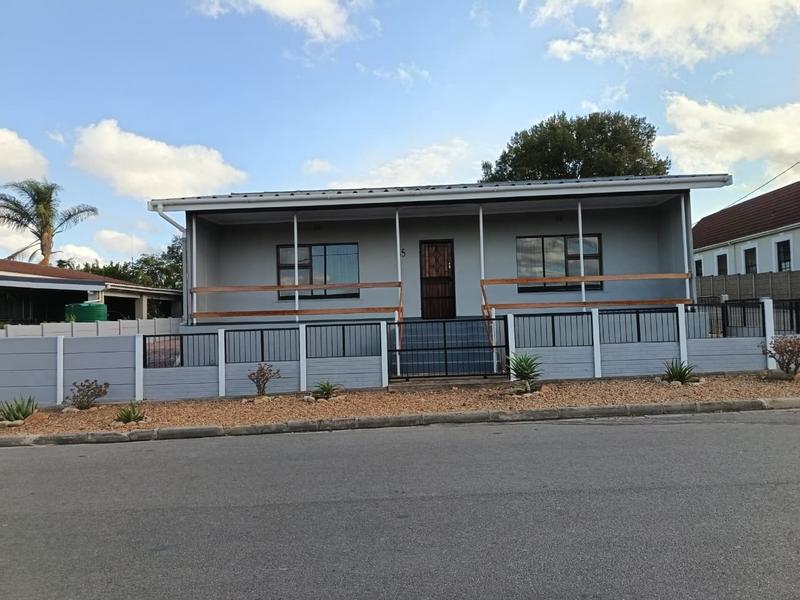 2 Bedroom Property for Sale in Albertinia Western Cape